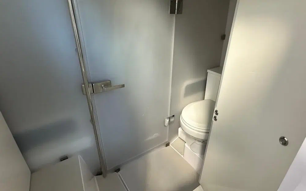 slider 9 Axopar 37 SC