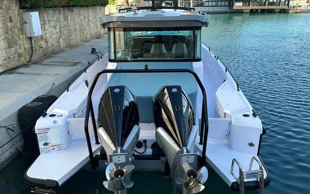 slider 3 Axopar 37 SC