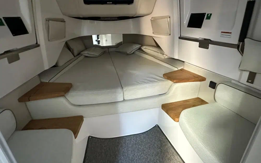 slider 8 Axopar 37 SC