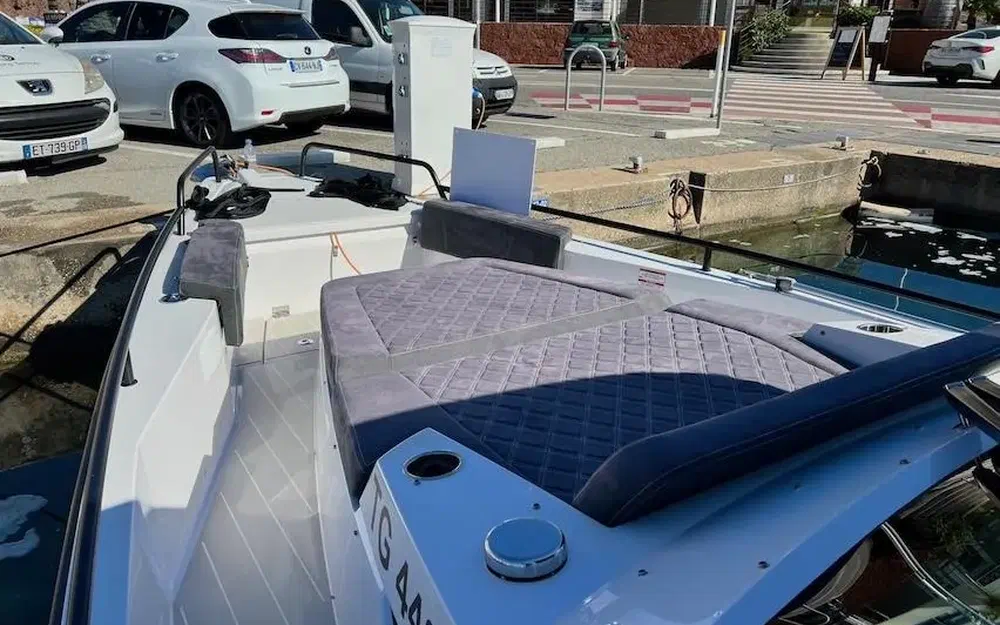 slider 10 Axopar 37 ST