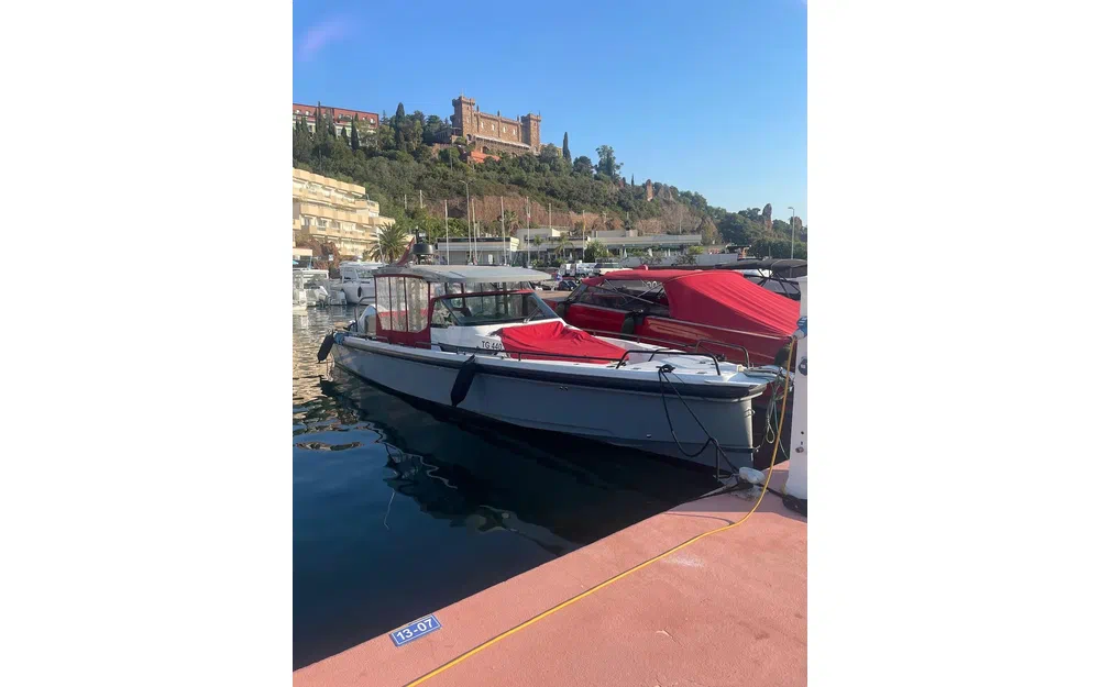 slider 11 Axopar 37 ST