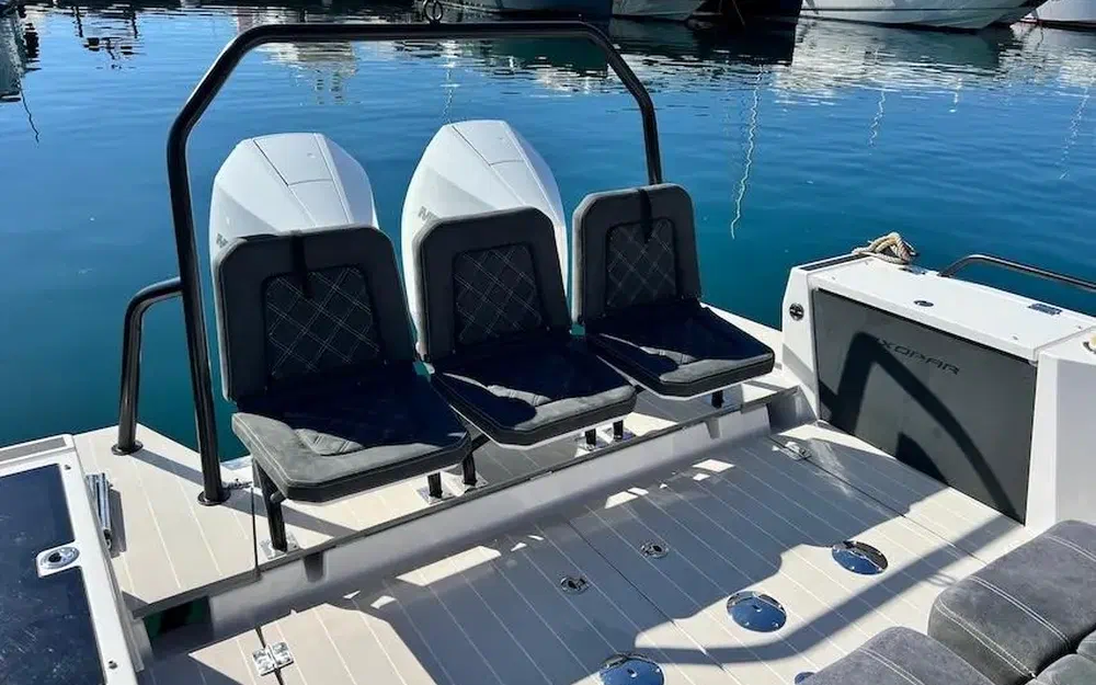 slider 16 Axopar 37 ST