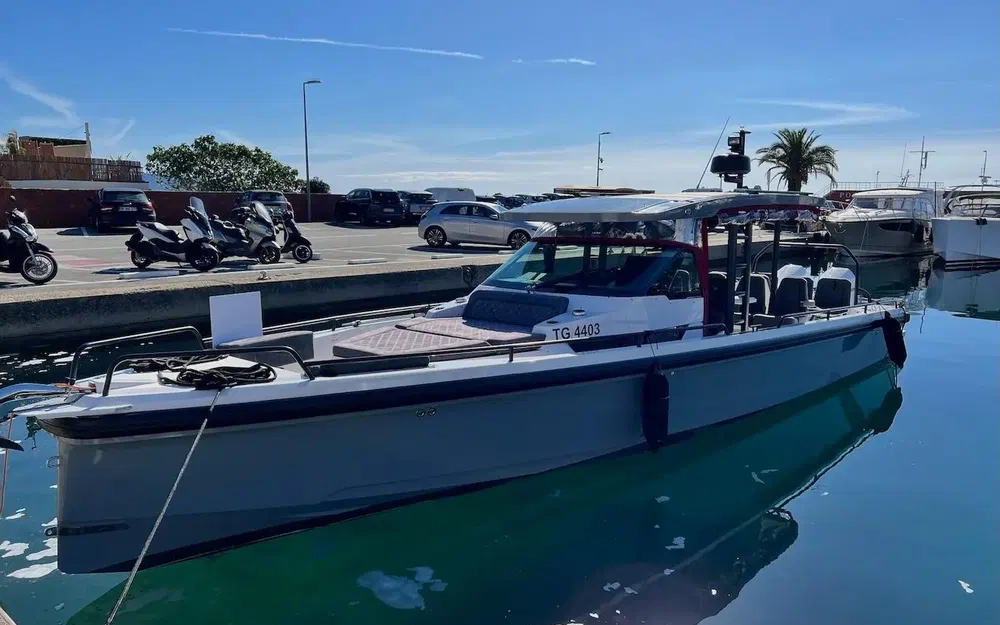 slider 5 Axopar 37 ST