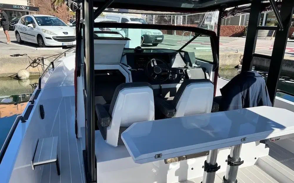 slider 8 Axopar 37 ST