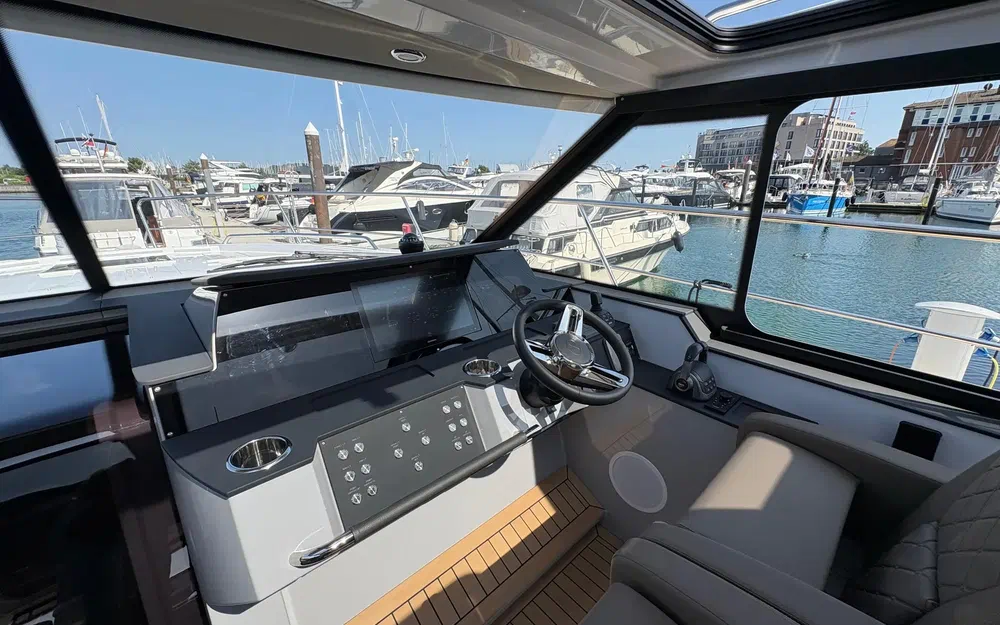 slider 11 Aquador 400 HT