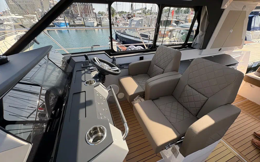 slider 14 Aquador 400 HT