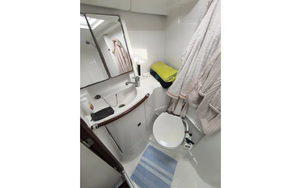 slider 8 Beneteau Oceanis 423 Celebration