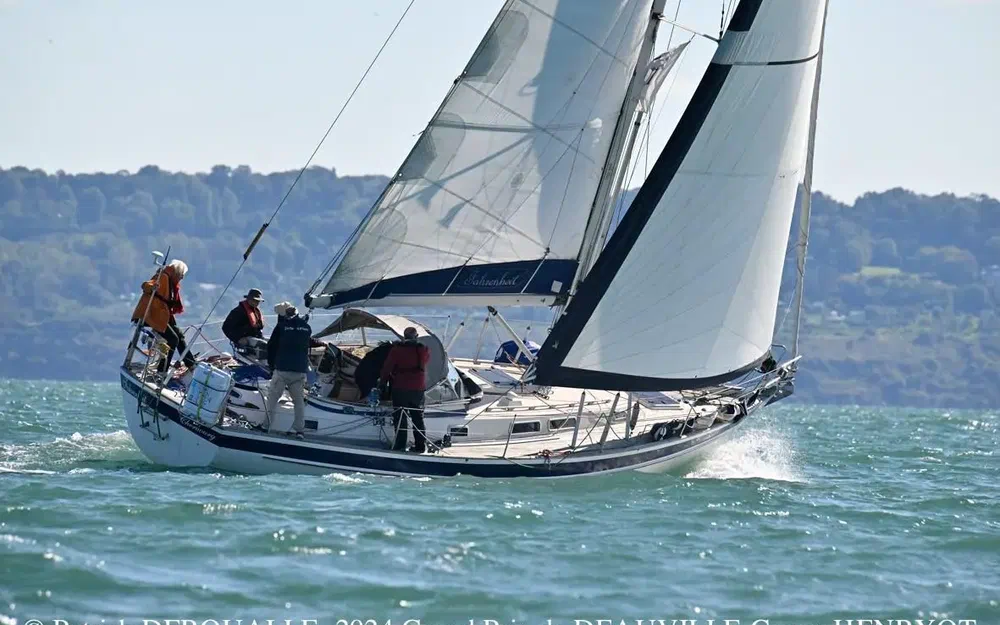 slider 9 Hallberg Rassy 39