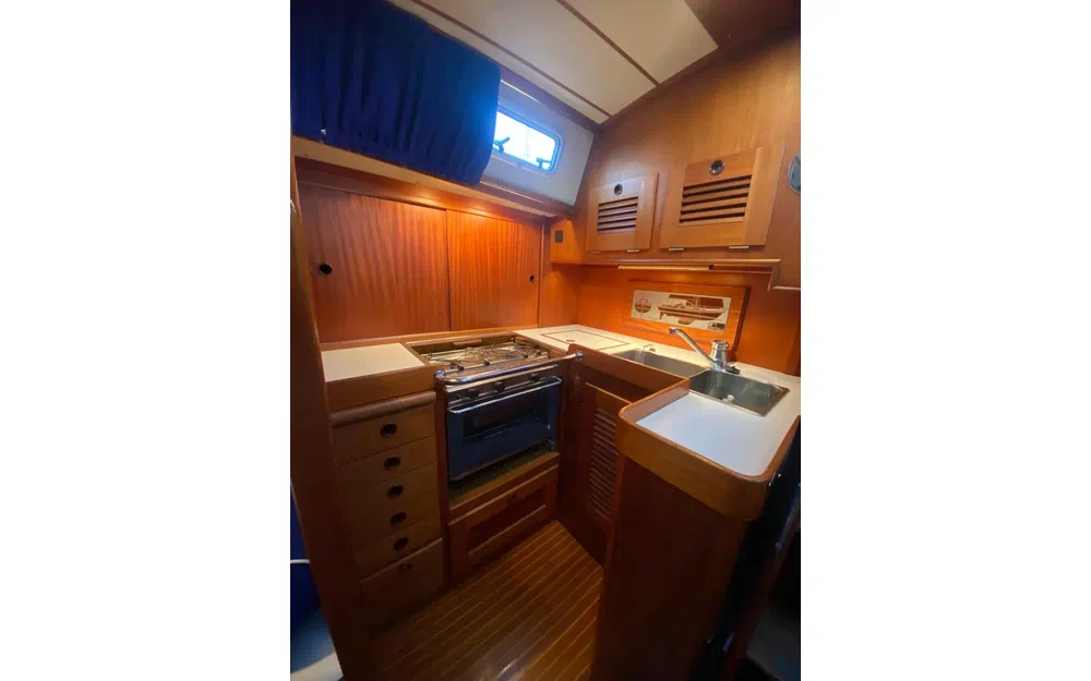 slider 5 Hallberg Rassy 39