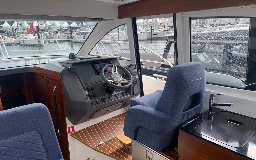 slider 10 Nimbus 305 Coupe