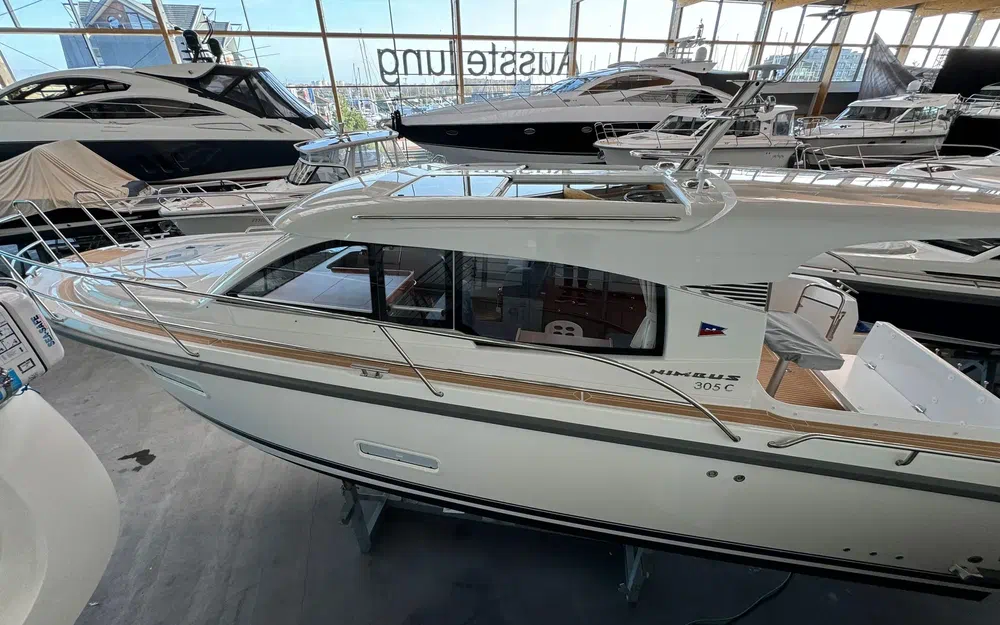 slider 1 Nimbus 305 Coupe