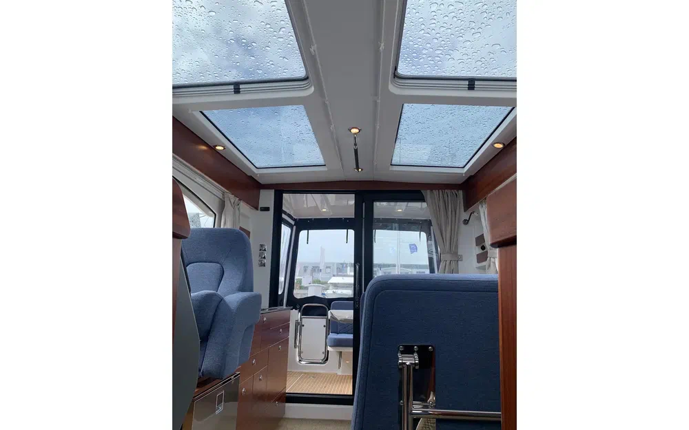 slider 20 Nimbus 305 Coupe