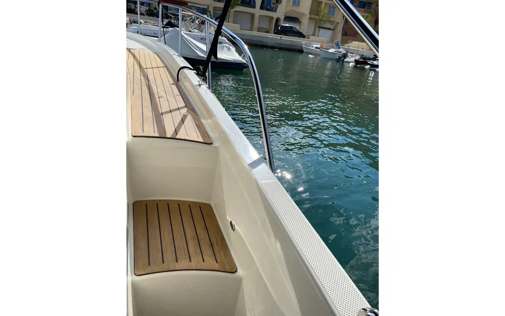 slider 28 Quicksilver Activ 875 Sundeck