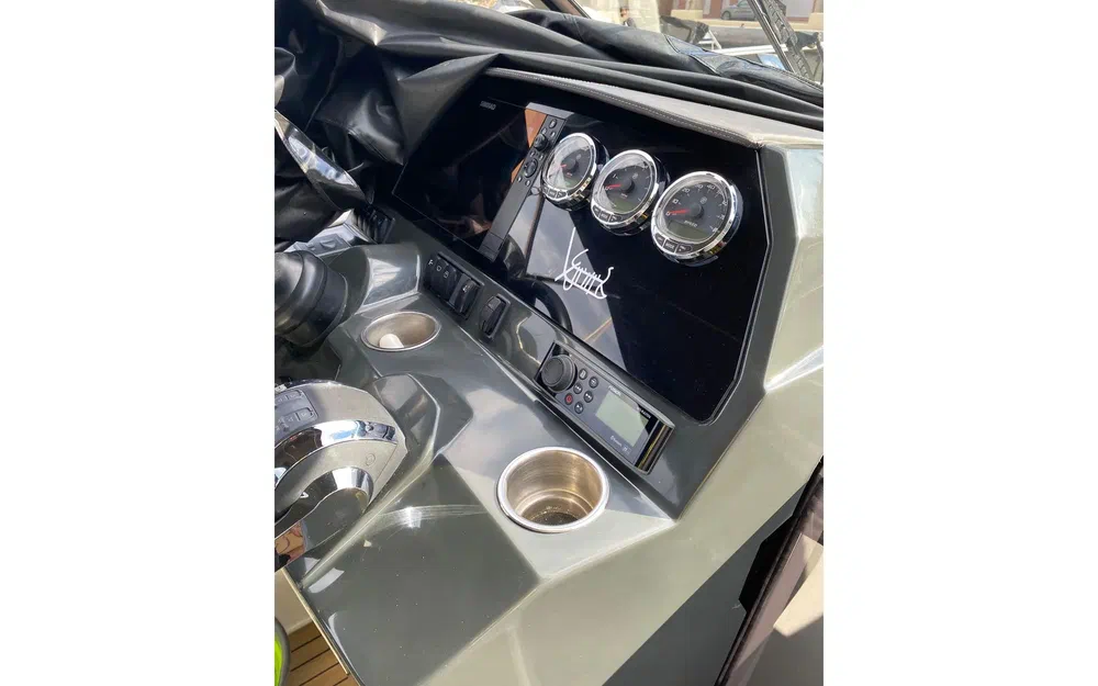 slider 33 Quicksilver Activ 875 Sundeck