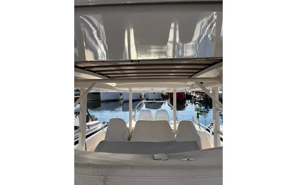 slider 12 Axopar 37 ST