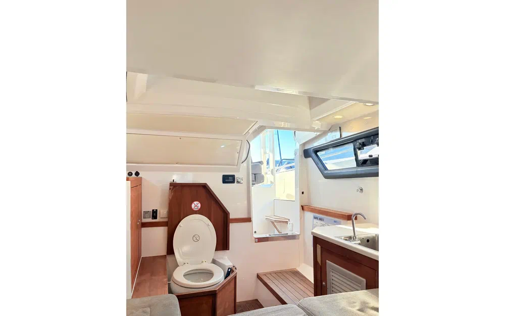 slider 8 Axopar 37 ST