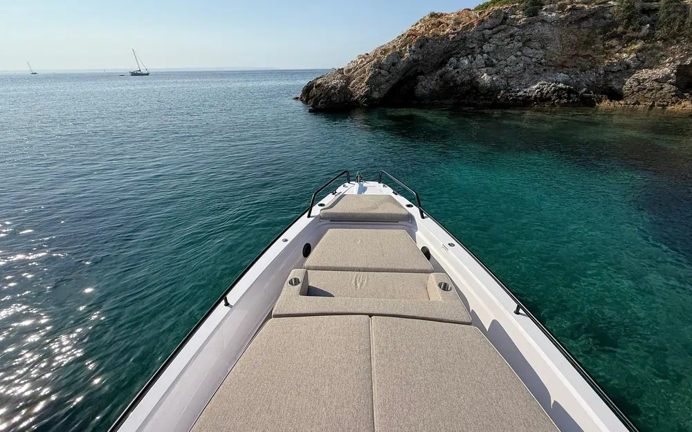 slider 3 Axopar 37 ST