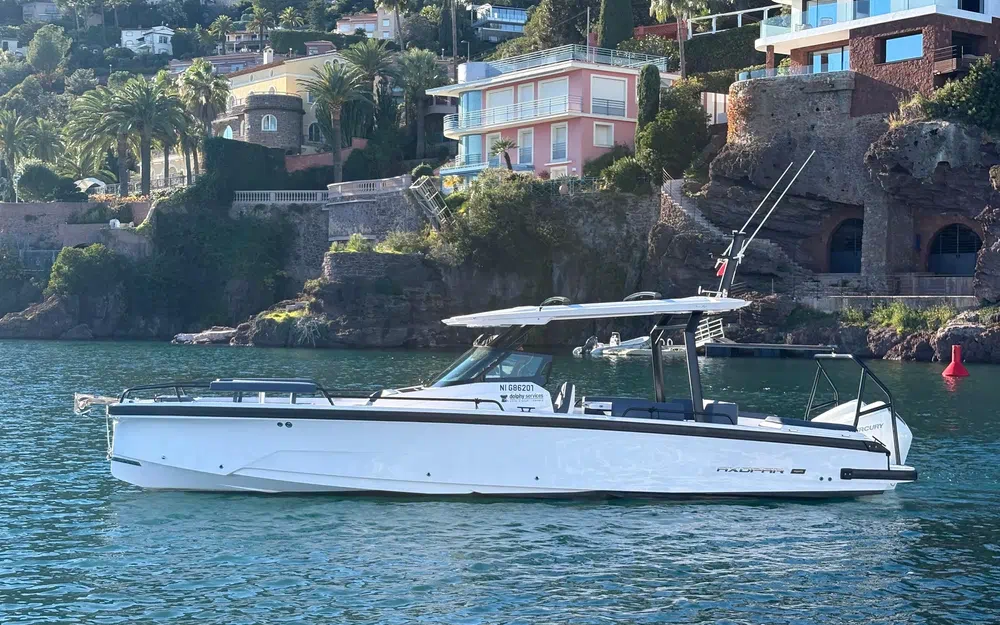 slider 1 Axopar 29 Sun Top