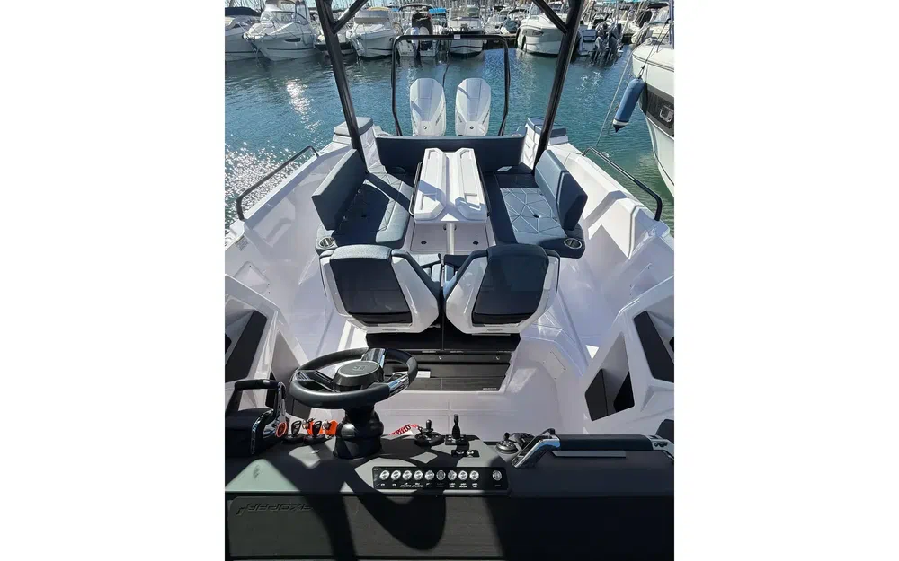 slider 7 Axopar 29 Sun Top