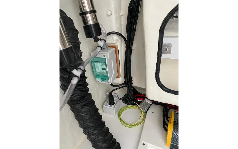 slider 37 Wellcraft Fisherman 242