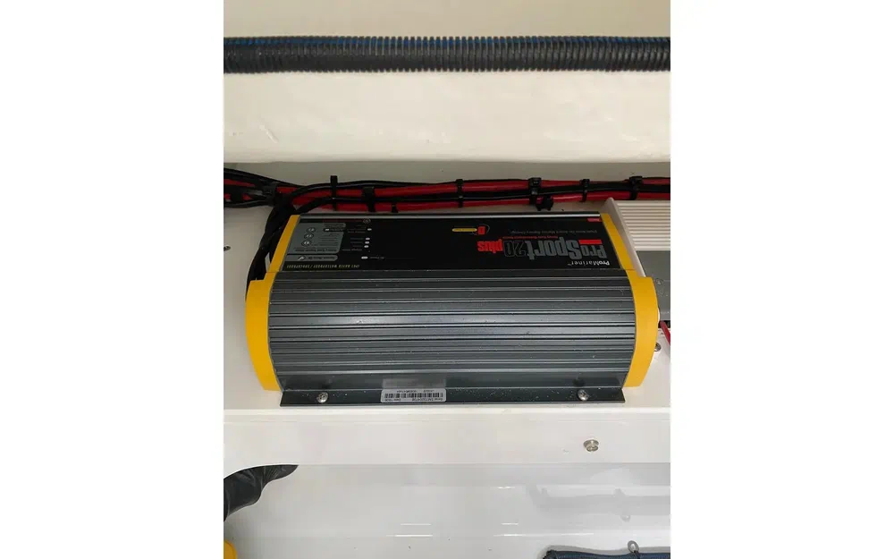 slider 38 Wellcraft Fisherman 242