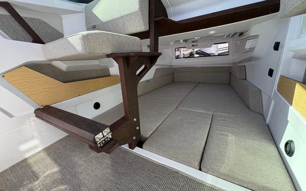 slider 9 Axopar 29 XC CROSS CABIN