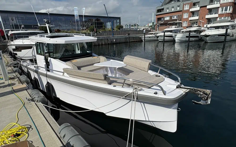 slider 1 Axopar 29 XC CROSS CABIN