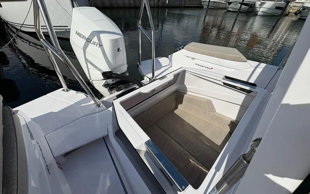 slider 4 Axopar 29 XC CROSS CABIN