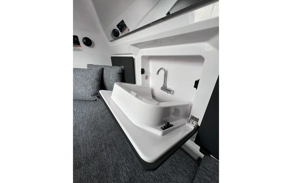 slider 10 Axopar 29 CCX