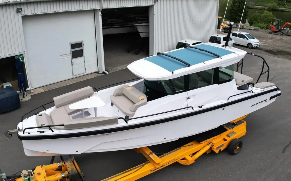 slider 0 Axopar 29 XC CROSS CABIN