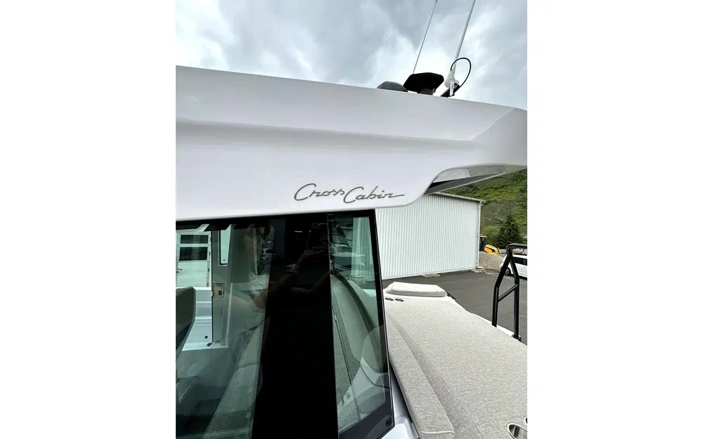 slider 11 Axopar 29 XC CROSS CABIN