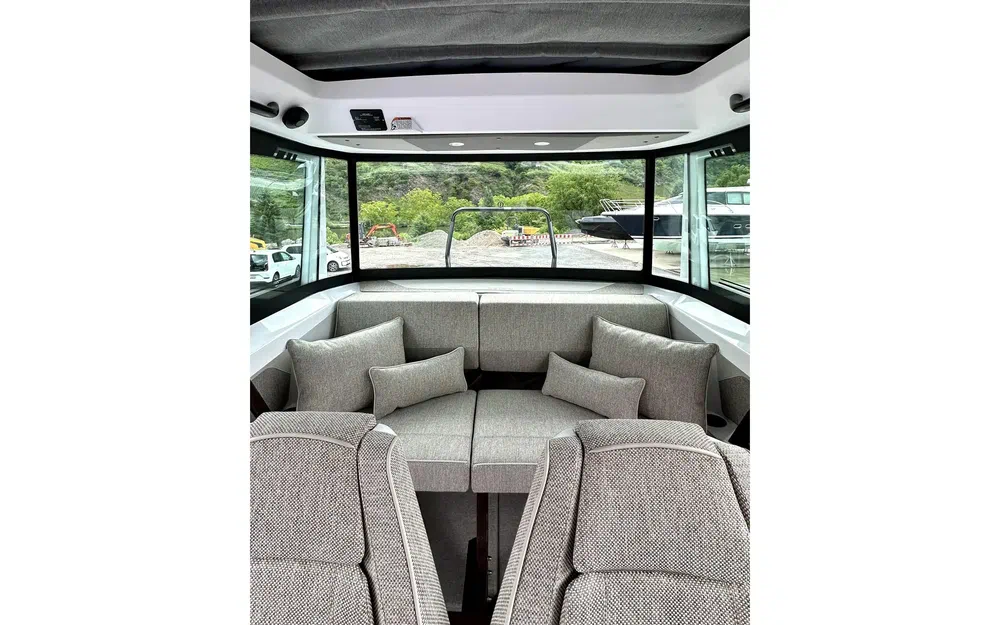 slider 1 Axopar 29 XC CROSS CABIN