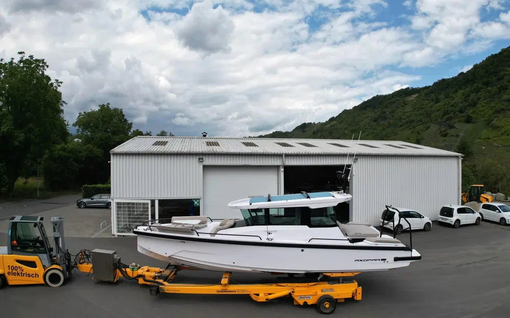 slider 2 Axopar 29 XC CROSS CABIN