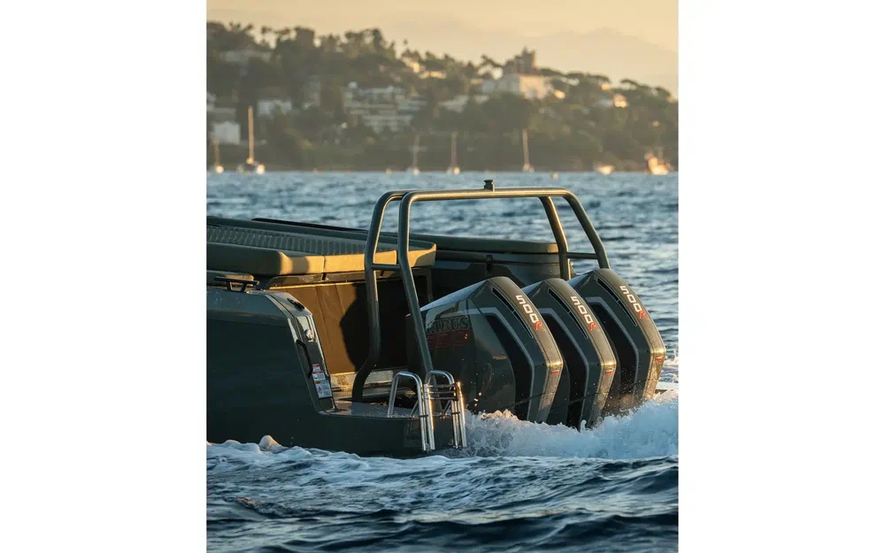 slider 9 Brabus Marine 1500 Cross Top