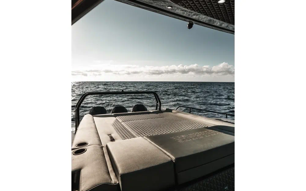 slider 8 Brabus Marine 1500 Cross Top