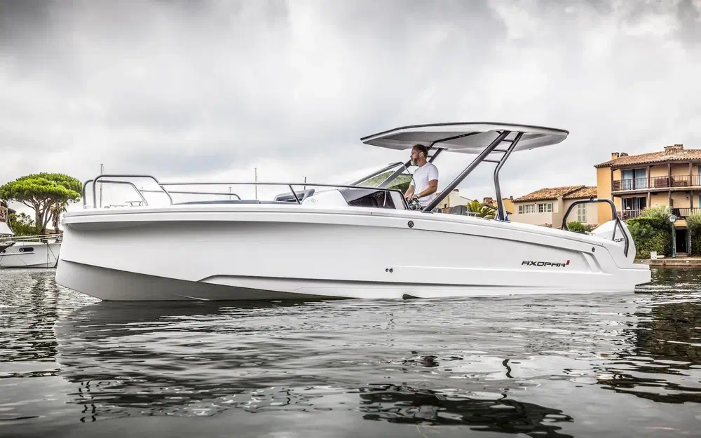 slider 0 Axopar 25 Cross Top