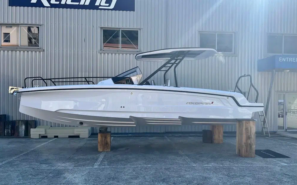 slider 2 Axopar 25 Cross Top