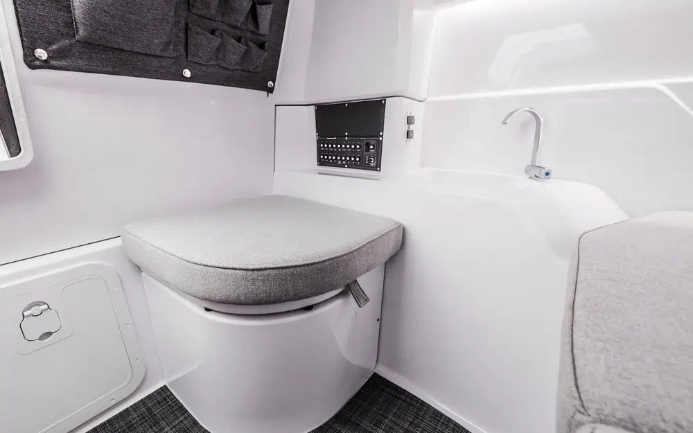 slider 8 Axopar 25 Cross Top