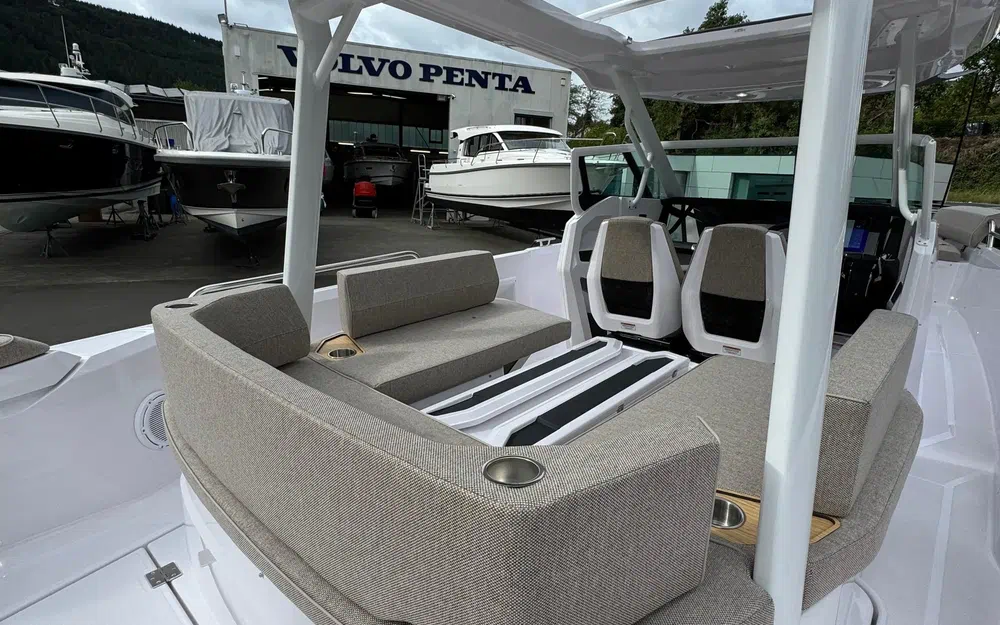 slider 12 Axopar 29 Sun Top