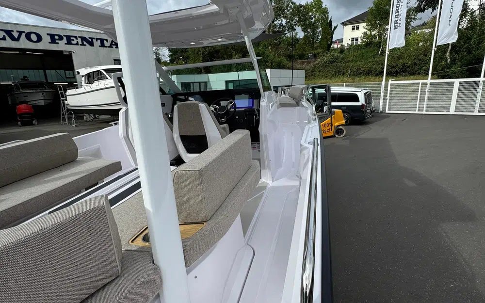 slider 14 Axopar 29 Sun Top