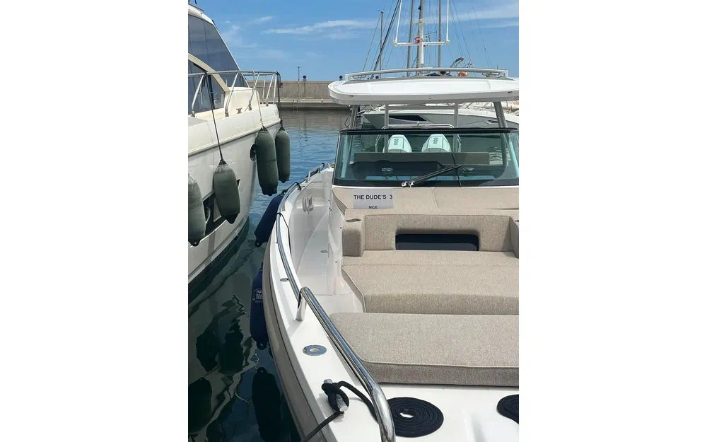 slider 9 Axopar 37 ST