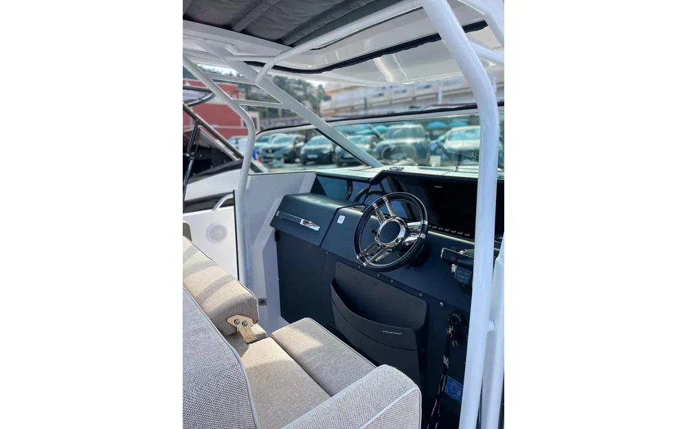 slider 4 Axopar 37 ST