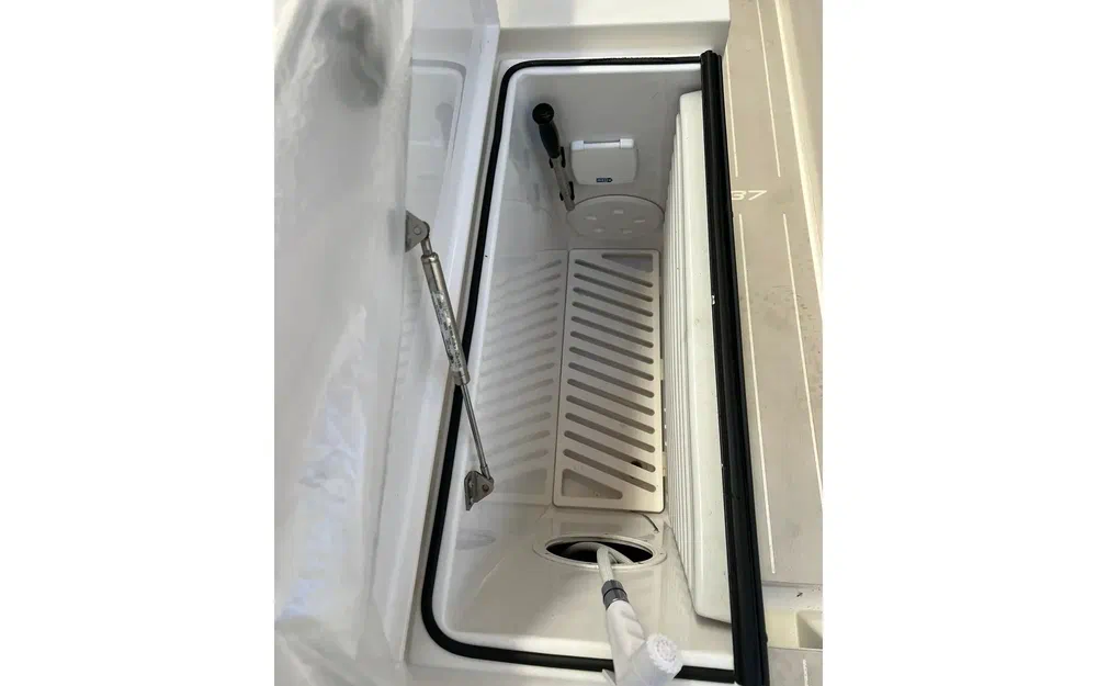 slider 9 Axopar 37 ST