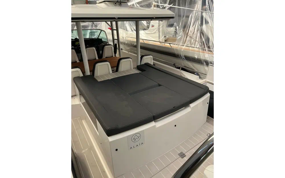 slider 2 Axopar 37 ST