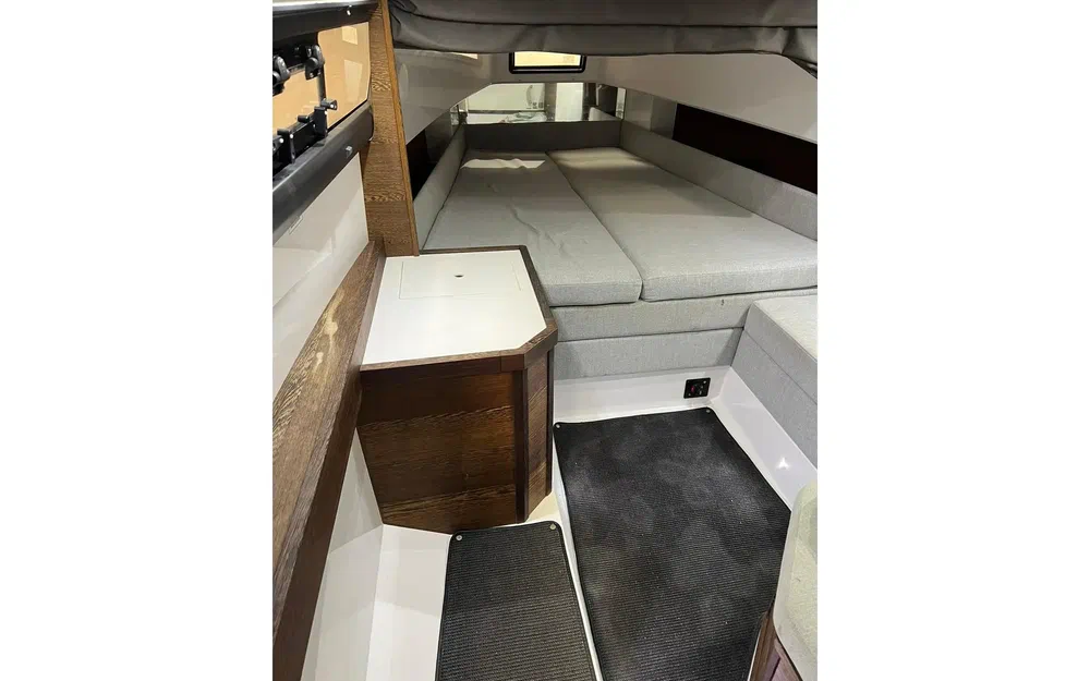 slider 5 Axopar 37 ST