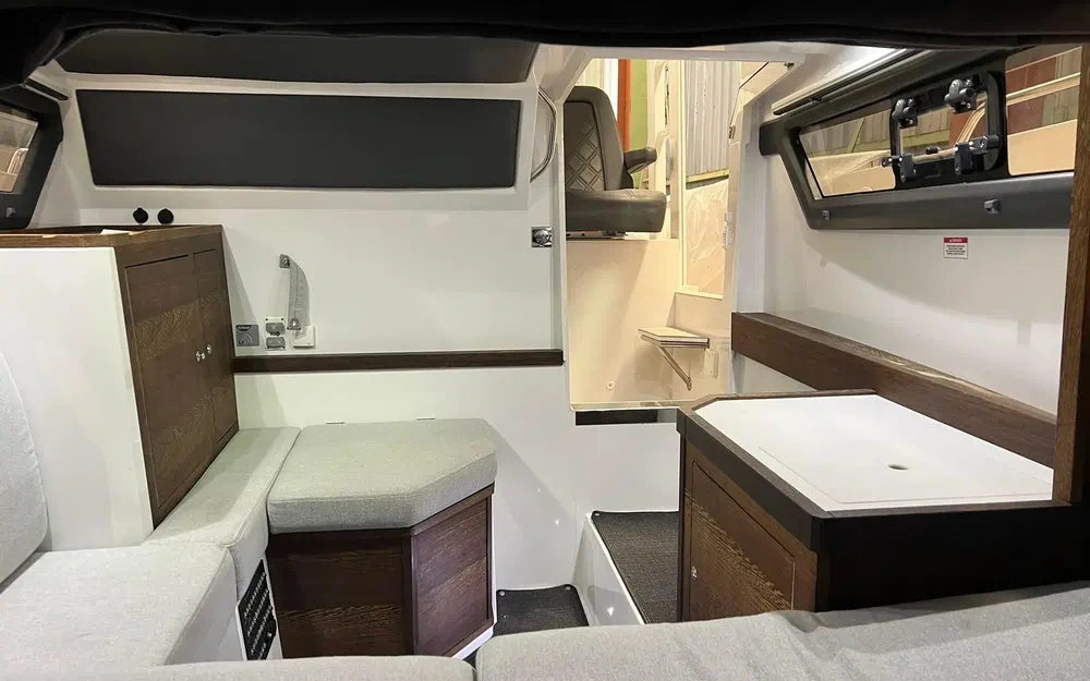 slider 6 Axopar 37 ST