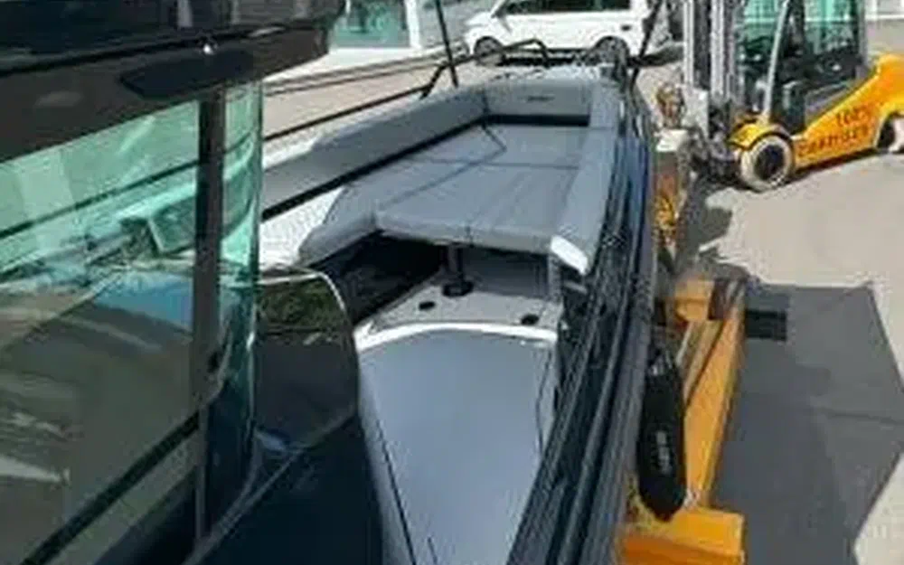 slider 24 Brabus Marine Shadow 500