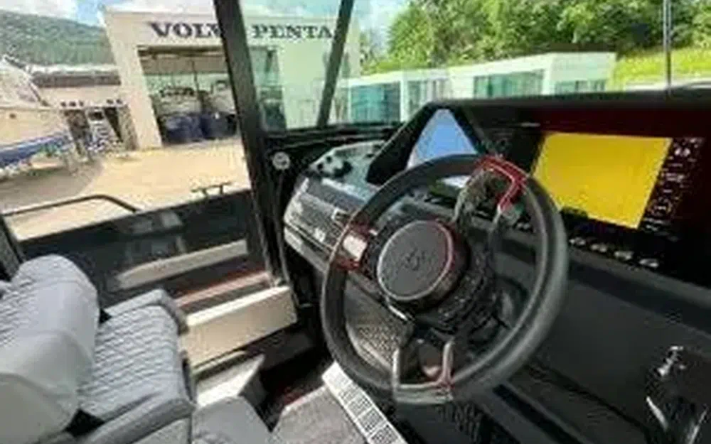 slider 32 Brabus Marine Shadow 500