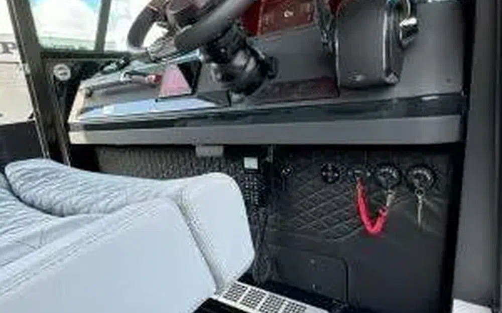 slider 33 Brabus Marine Shadow 500