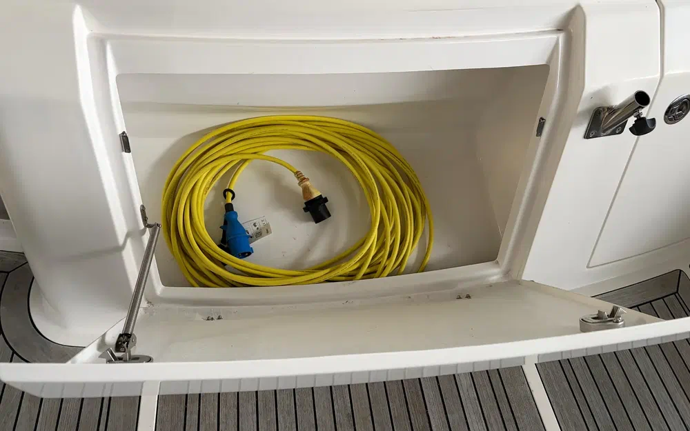 slider 14 Aquador 28 HT